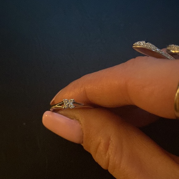 Diamond Promise Ring - Picture 4 of 5